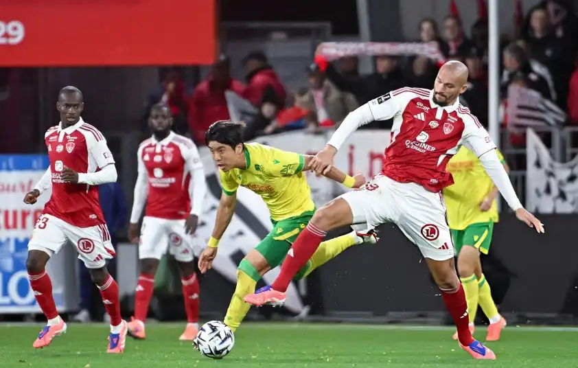 Brest được đánh giá vượt trội so với Nantes Brest được đánh giá vượt trội so với Nantes